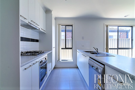 Property photo of 2 Romek Way Truganina VIC 3029