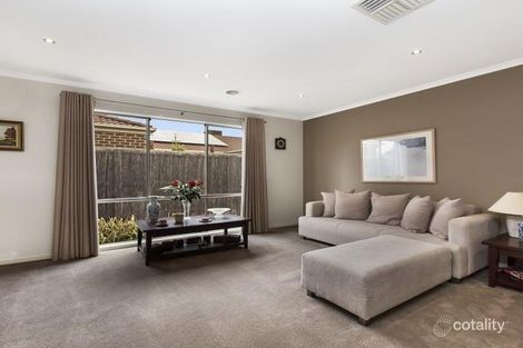 Property photo of 7 Spring Water Crescent Cranbourne VIC 3977