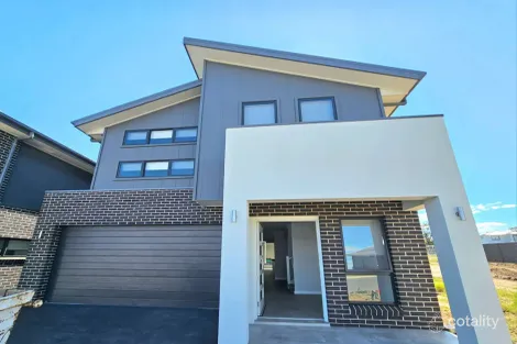 54 Scandinavian Cct, Rouse Hill, NSW 2155