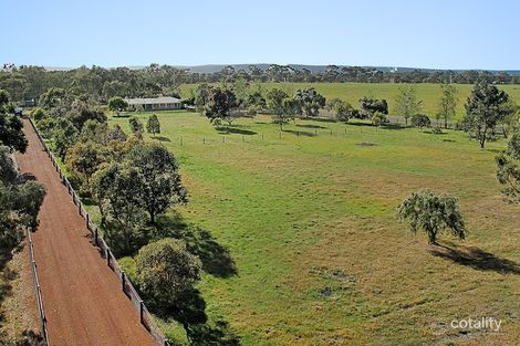 Property photo of 33 Cheyne Court Pinjarra WA 6208