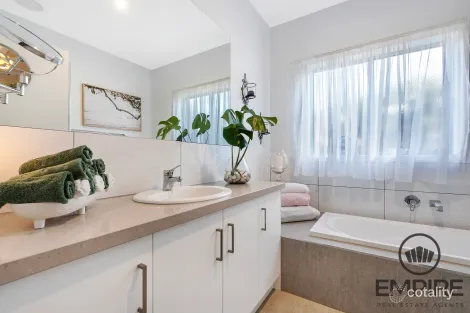 Property photo of 16 Capstone Street Clyde VIC 3978