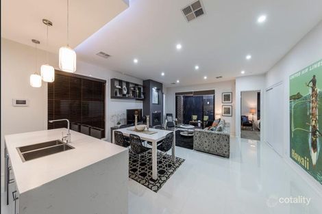 Property photo of 20 Evenglow Drive Wollert VIC 3750