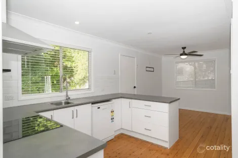 Property photo of 3 Unicomb Close Rutherford NSW 2320