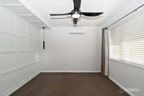 Property photo of 3 Unicomb Close Rutherford NSW 2320