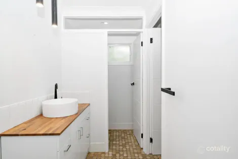 Property photo of 3 Unicomb Close Rutherford NSW 2320