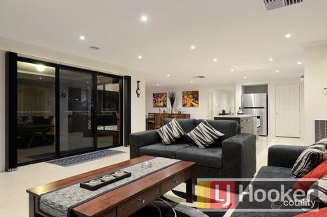 Property photo of 4 Beechtree Way Cranbourne North VIC 3977