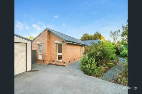 16 Mulduri Cres, Croydon South, VIC 3136