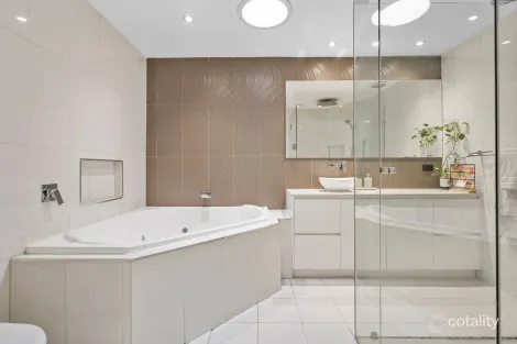 Property photo of 1/31 Mountain Ash Circuit Robina QLD 4226