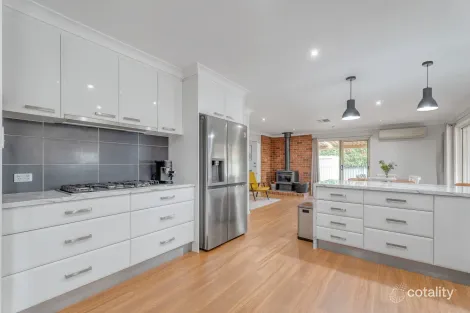 Property photo of 2 Regent Court Dubbo NSW 2830