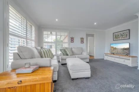 Property photo of 2 Regent Court Dubbo NSW 2830