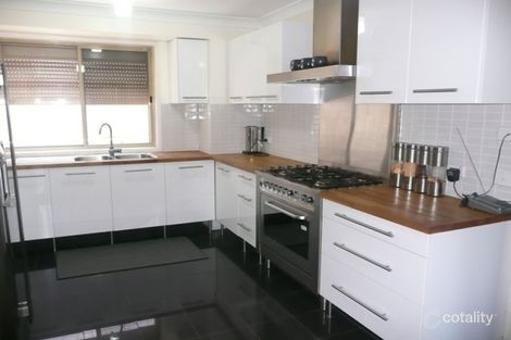 Property photo of 23 Romeo Crescent Rosemeadow NSW 2560