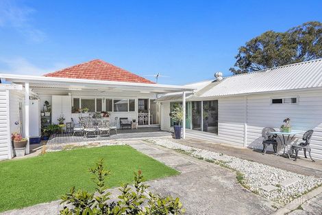 Property photo of 747 Henry Lawson Drive Picnic Point NSW 2213