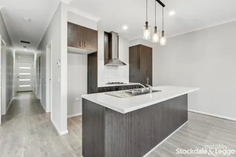 Property photo of 2/10 Leveque Loop Craigieburn VIC 3064