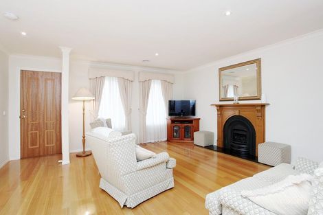 Property photo of 32 Damask Drive Tarneit VIC 3029