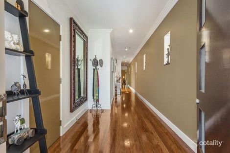Property photo of 13 Dalsten Grove Mount Eliza VIC 3930