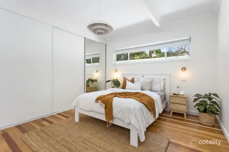 Property photo of 39 Phillips Crescent Mangerton NSW 2500