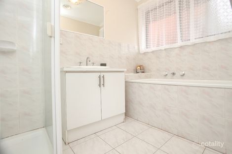 Property photo of 4 Alexander Close Delahey VIC 3037