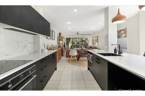 Property photo of 2/32 Ventura Road Mermaid Beach QLD 4218