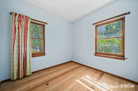 Property photo of 4 Banks Street Yarralumla ACT 2600