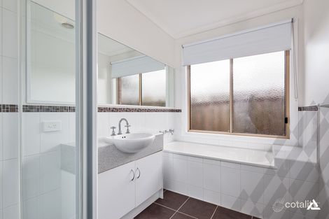 Property photo of 1 Domain Court Warragul VIC 3820