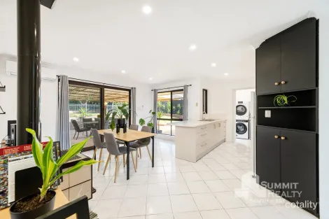 Property photo of 25 Ashrose Drive Withers WA 6230