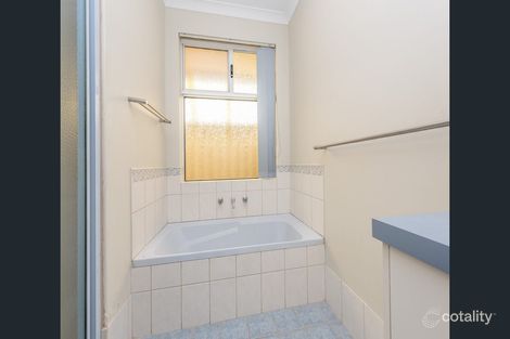 Property photo of 4 Weeloo Road Waggrakine WA 6530