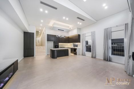 73 Holroyd Rd, Merrylands, NSW 2160