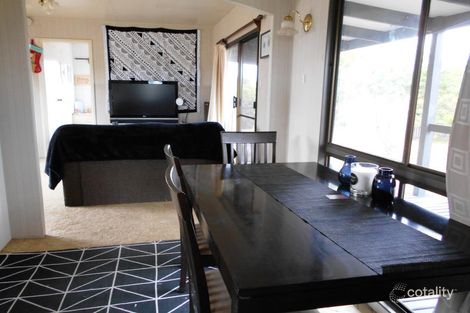 24 Hall St, Carisbrook, VIC 3464