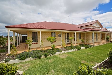 55 Amethyst Pkwy, Aveley, WA 6069