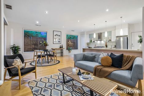 Property photo of 2/43 Bradley Street Newport VIC 3015