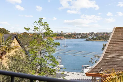 Property photo of 84 Carlotta Street Greenwich NSW 2065