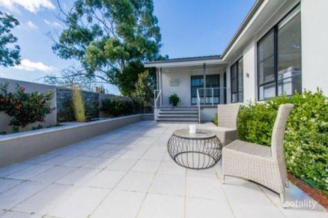 Property photo of 50 Alroy Circuit Hawker ACT 2614