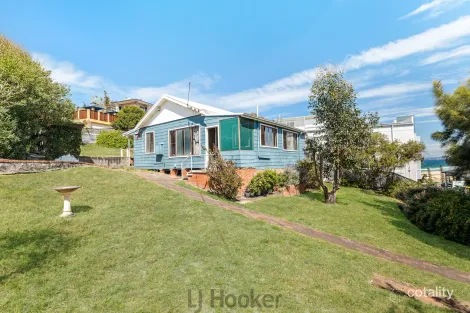 Property photo of 4 Ebsworth Street Redhead NSW 2290