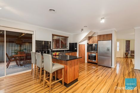 Property photo of 9 Holmes Way Caroline Springs VIC 3023