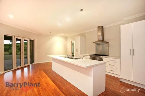 Property photo of 7 Pinehurst Place Chirnside Park VIC 3116