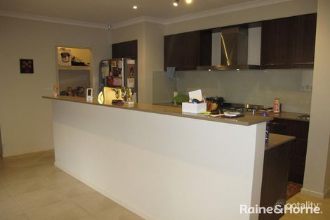 Property photo of 32 Upton Circle Derrimut VIC 3026