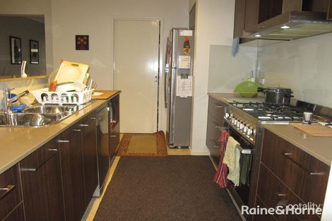 Property photo of 32 Upton Circle Derrimut VIC 3026