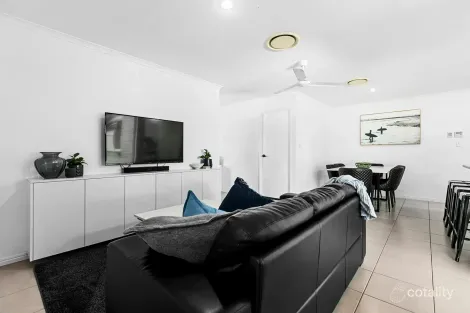 Property photo of 15 Seashore Way Toogoom QLD 4655