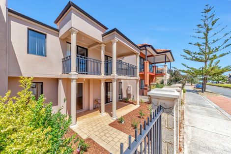 Property photo of 14 Village Mews Wannanup WA 6210