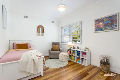 Property photo of 39 Phillips Crescent Mangerton NSW 2500