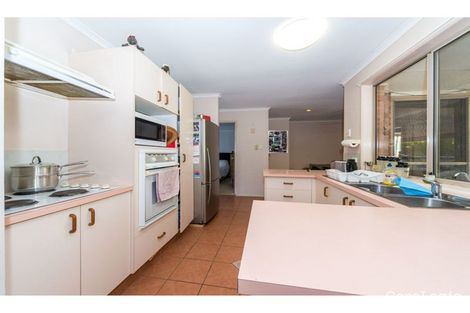 Property photo of 8 Gosford Court Helensvale QLD 4212