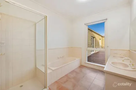 Property photo of 12 Timarron Court Langwarrin VIC 3910