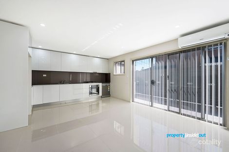 Property photo of 2/17 Carinya Road Girraween NSW 2145