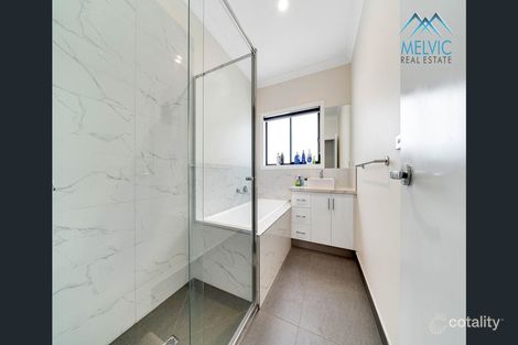 Property photo of 18 Otago Grove Werribee VIC 3030