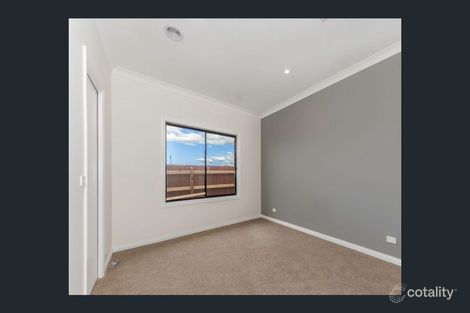 Property photo of 18 Otago Grove Werribee VIC 3030