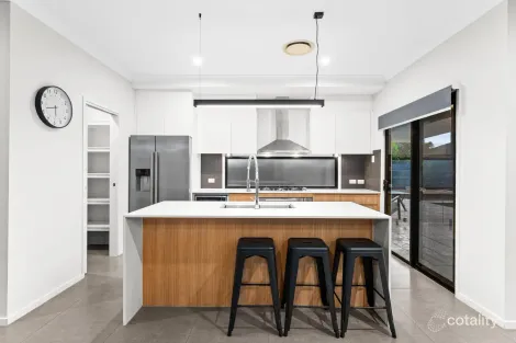 Property photo of 15 Harmony Crescent South Ripley QLD 4306