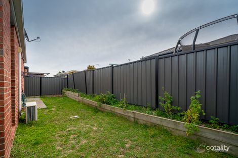 Property photo of 21 Viewside Crescent Craigieburn VIC 3064