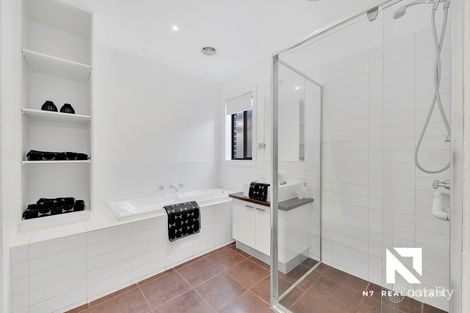 Property photo of 1/41 Jade Way Hillside VIC 3037
