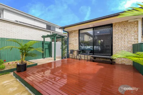 Property photo of 2/223 Turpin Road Labrador QLD 4215