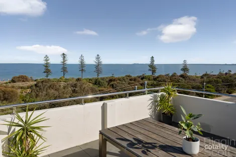 Property photo of 8/57 Ormond Esplanade Elwood VIC 3184